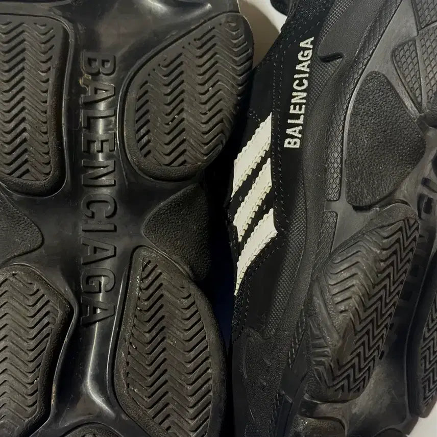 [BUNJANG] Balenciaga x Adidas Triple S Sneakers Black / 36) 발렌시아가 아디다스 트리플s 블랙