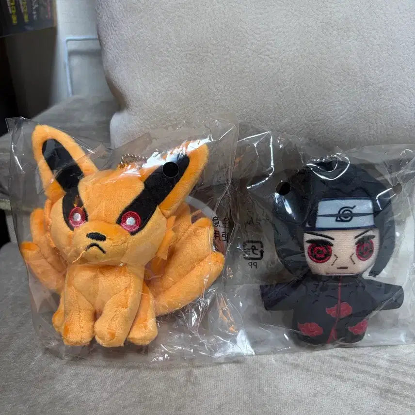[BUNJANG] Bandai Naruto Itachi &amp; Kurama Chibi Chain Plush Keychain (Sealed) / 반다이 이타치,구미 볼체인 키링인형 (미개봉)