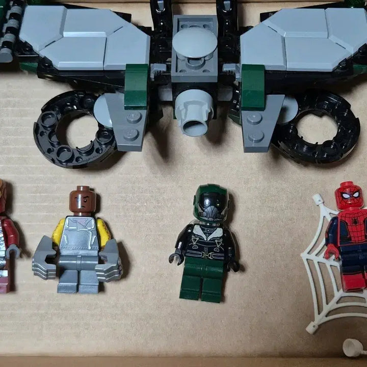 [BUNJANG] LEGO Marvel 76083 Spider-Man Homecoming / 레고 마블 76083 스파이더맨 홈커밍