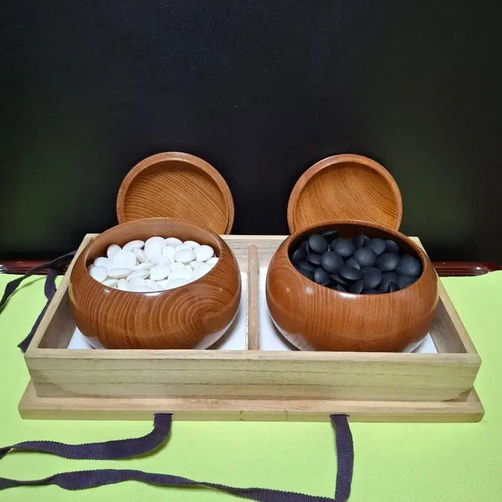 [BUNJANG] Mother-of-Pearl &amp; Slate Go Stones (Unused) / 바둑알 팔아요 조개알+오석 하마구리 (미사용)