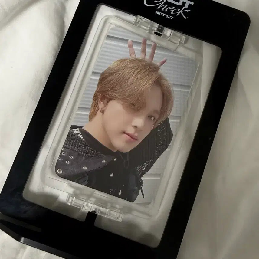 [BUNJANG] NCT Haechan Fact Check Acrylic Stand Photocard / 엔시티 해찬 팩트체크 포카 아크릴 스탠드 양도