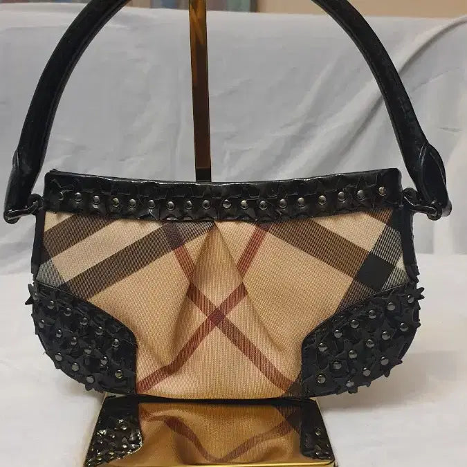 [BUNJANG] Burberry Super Nova Studded Mini Pochette Bag / 버버리 정품 슈퍼노바 스터드 미니백