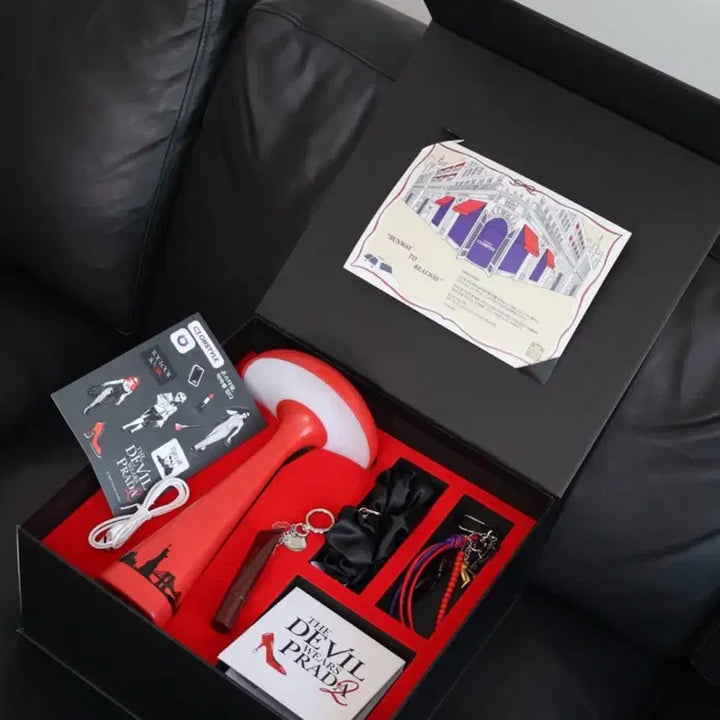 [BUNJANG] The Devil Wears Prada 2 Limited Edition Workstation + TTT Package / 악마는 프라다를 입는다 2 한정판 워크스테이션+TTT