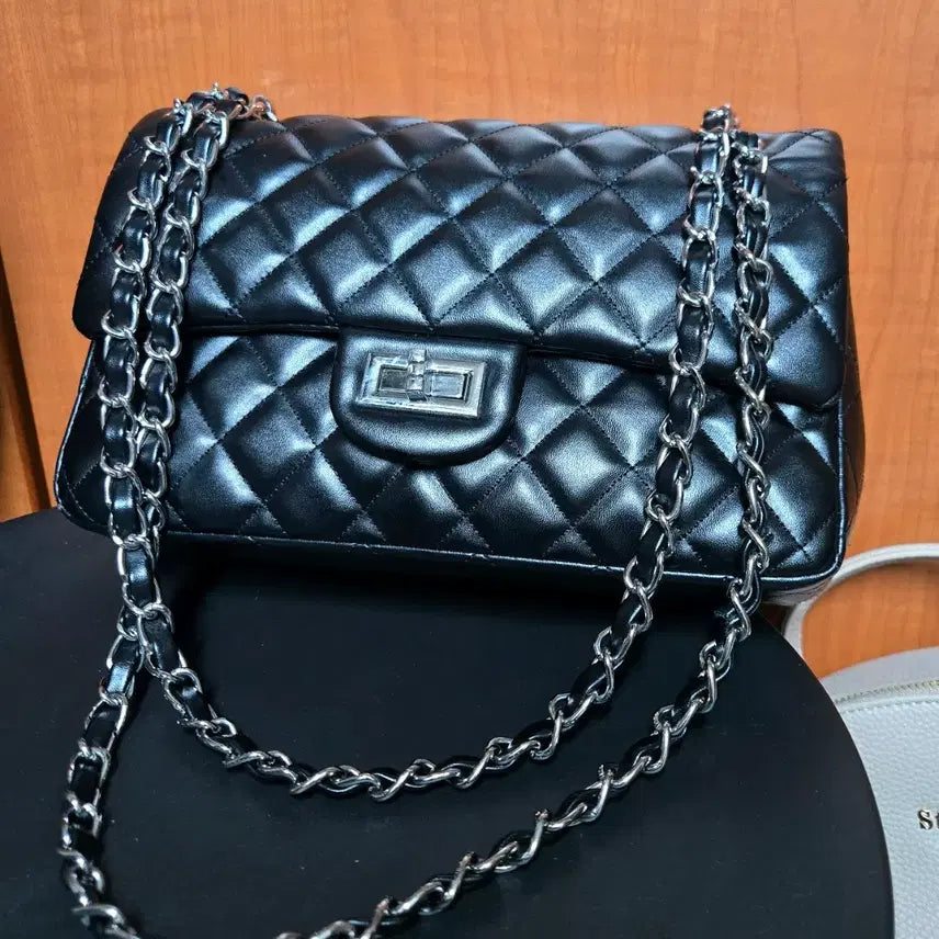 [BUNJANG] Black Quilting Shoulder Bag Crossbody Bag / 블랙 퀄팅숄더백,크로스백
