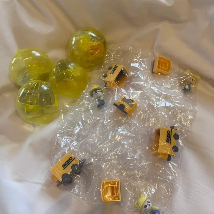 [BUNJANG] Stray Kids Gacha School Bus &amp; Light Wolf Chan Set / 스키주가챠 스쿨버스&amp;라이트 울프찬세트