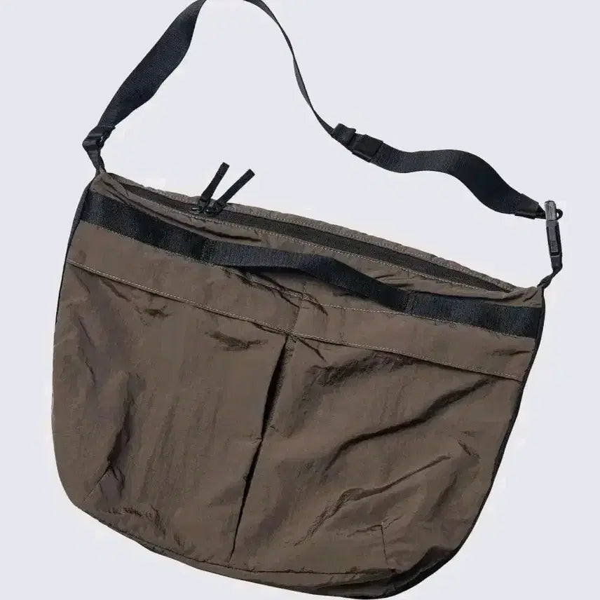 [BUNJANG] Uniqlo Packable Shoulder Bag Crossbody Bag / 유니클로  다크브라운숄더백 블랙 크로스백