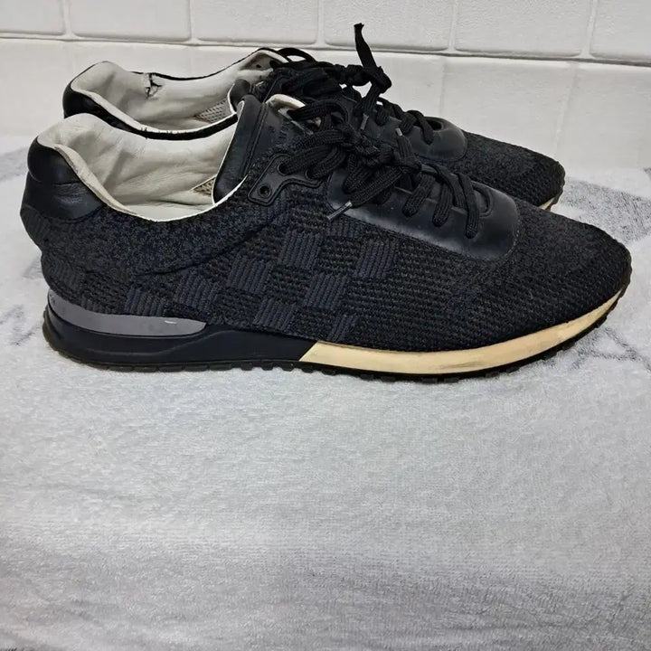 [BUNJANG] Louis Vuitton Black Sneakers / 루이비통 블랙 스니커즈 운동화