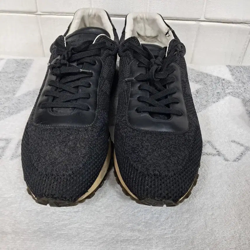 [BUNJANG] Louis Vuitton Black Sneakers / 루이비통 블랙 스니커즈 운동화