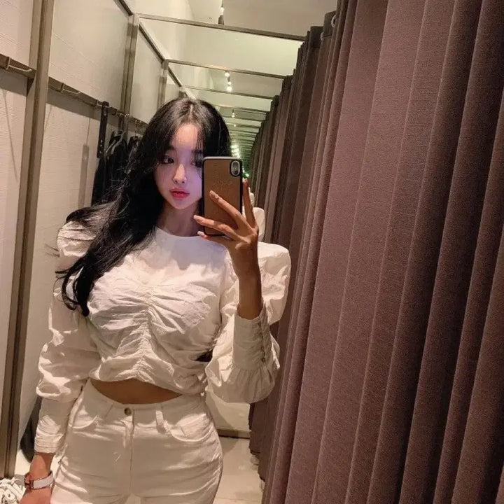 [BUNJANG] Zara White Jacquard Shirring Puff Sleeve Cropped Blouse / 새제품 자라 화이트 셔링 자카드 탑 퍼프소매 블라우스
