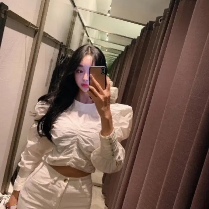 [BUNJANG] Zara White Jacquard Shirring Puff Sleeve Cropped Blouse / 새제품 자라 화이트 셔링 자카드 탑 퍼프소매 블라우스