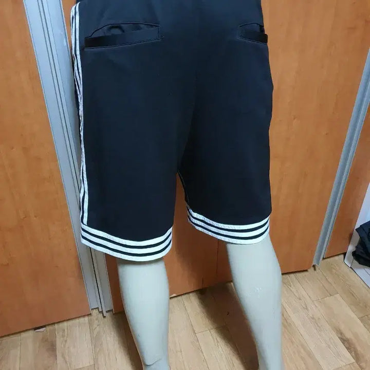 [BUNJANG] Adidas Banding Shorts (Size 29-33) / ADIDAS아디다스밴딩반바지95 약29에서33정도입니다