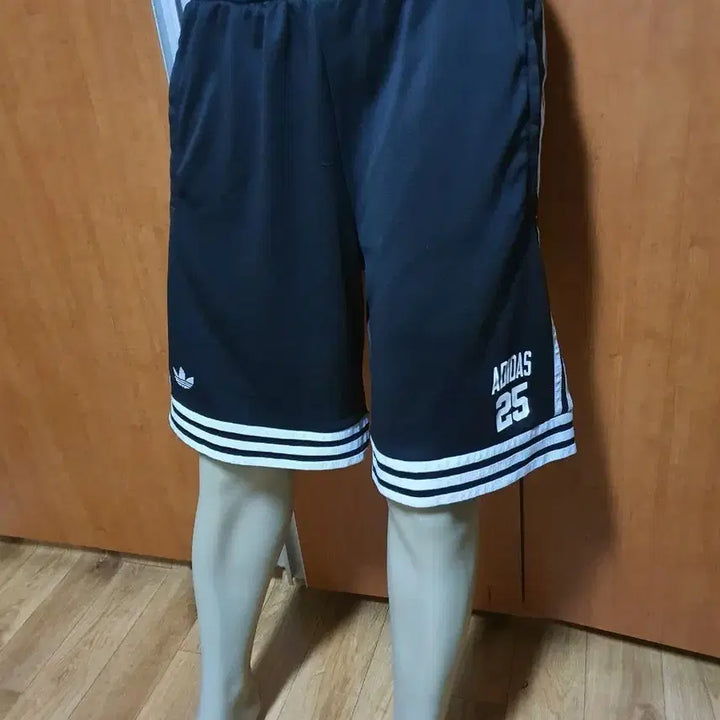 [BUNJANG] Adidas Banding Shorts (Size 29-33) / ADIDAS아디다스밴딩반바지95 약29에서33정도입니다