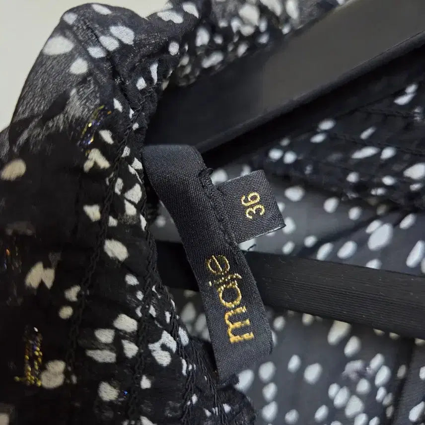 [BUNJANG] Maje Floral Print Black Chiffon Midi Dress / 마쥬 잔꽃무늬 블랙 쉬폰 원피스