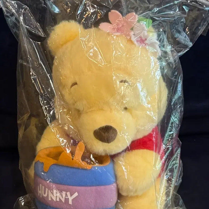 [SOLD OUT] 컴포즈커피 곰돌이푸 꿀단지 인형