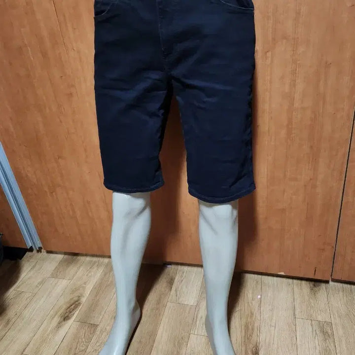 [BUNJANG] Guess Los Angeles Black Spandex Casual Shorts / 게스로스엔젤리스스판반바지80(32)입니다만 약35에서 33정도