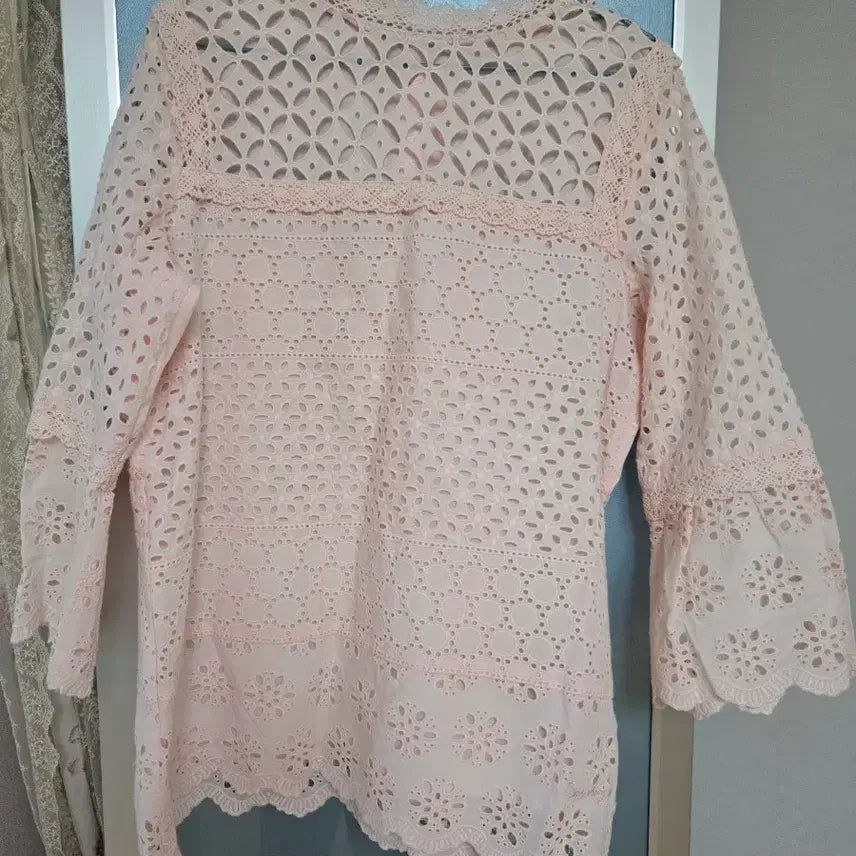 [BUNJANG] Sohn Jung Wan Punching Detail Blouse / 손정완펀칭블라우스