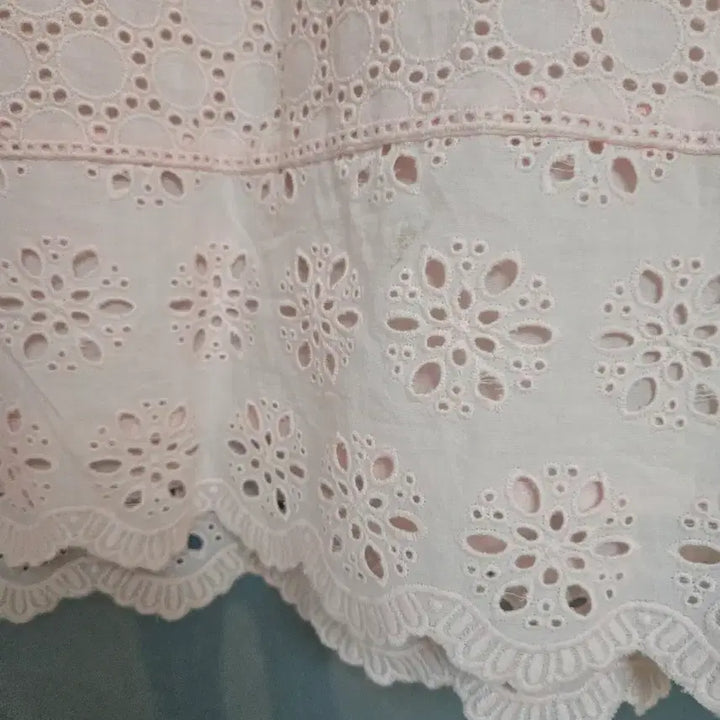 [BUNJANG] Sohn Jung Wan Punching Detail Blouse / 손정완펀칭블라우스