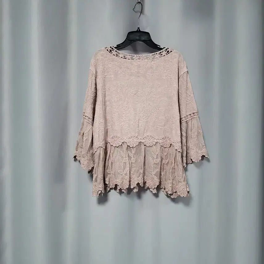 [BUNJANG] Embroidered Lace Blouse / 자수 레이스 블라우스