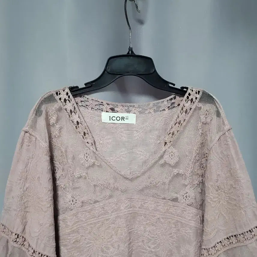 [BUNJANG] Embroidered Lace Blouse / 자수 레이스 블라우스