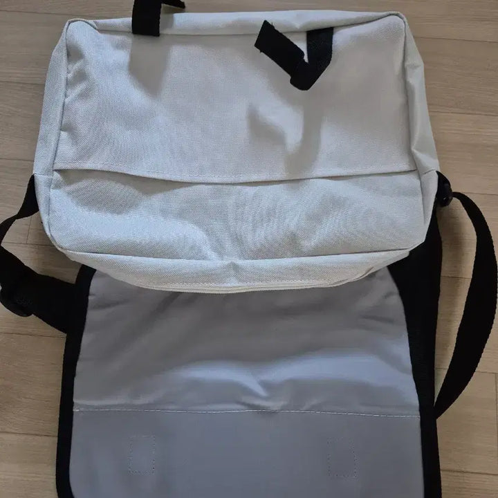[BUNJANG] Casual Crossbody Messenger Bag / 캐주얼 크로스백 가방 메신저백
