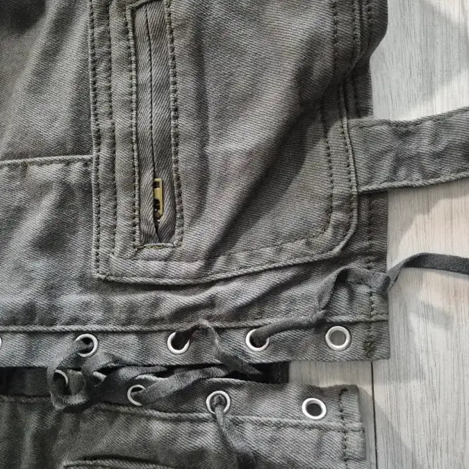 [BUNJANG] Military Style Cropped Strap Tank Top / 밀리터리 느낌의 크롭멜빵나시