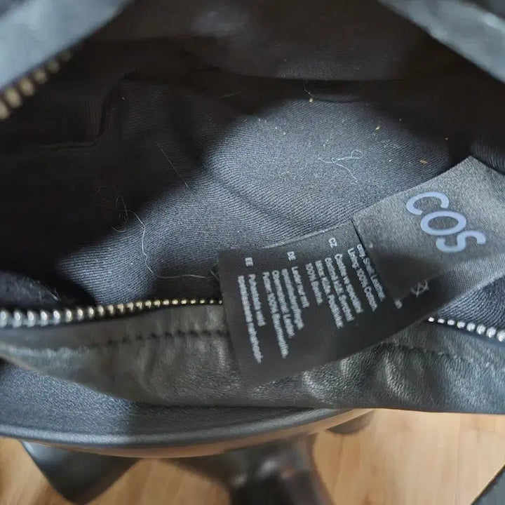 [BUNJANG] COS Leather Mini Shoulder Bag Black / COS 코스 레더 미니 숄더백