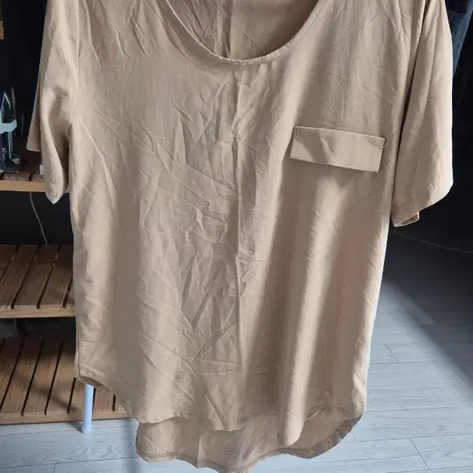 [BUNJANG] Beige Pocket Asymmetrical Short Sleeve T-Shirt / 베이지 포켓 언발 반팔티