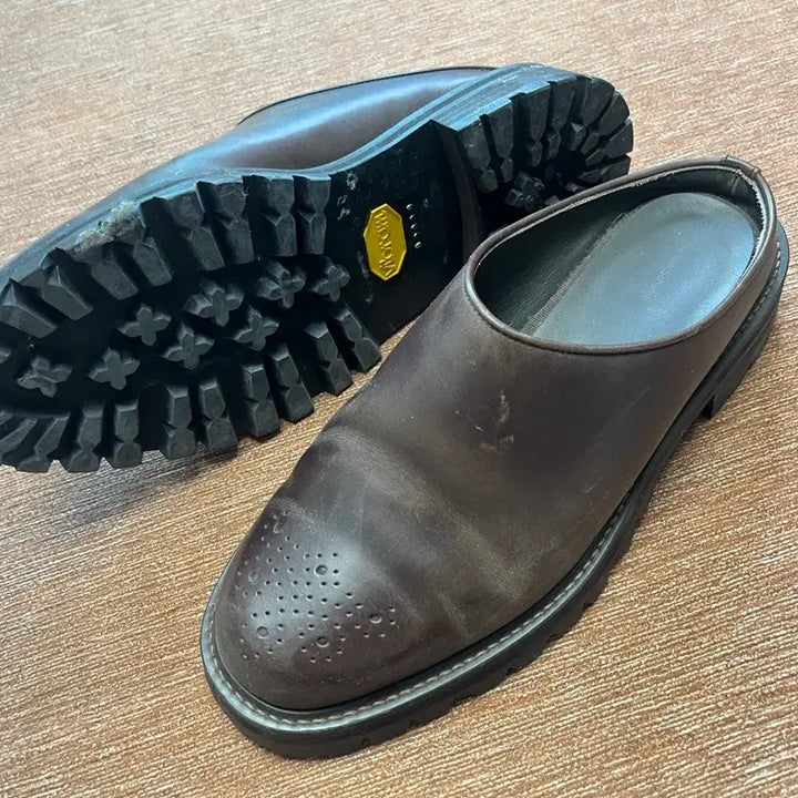 [BUNJANG] Hender Scheme Brown Leather Mules / 핸더스킴 브라운 레더 뮬