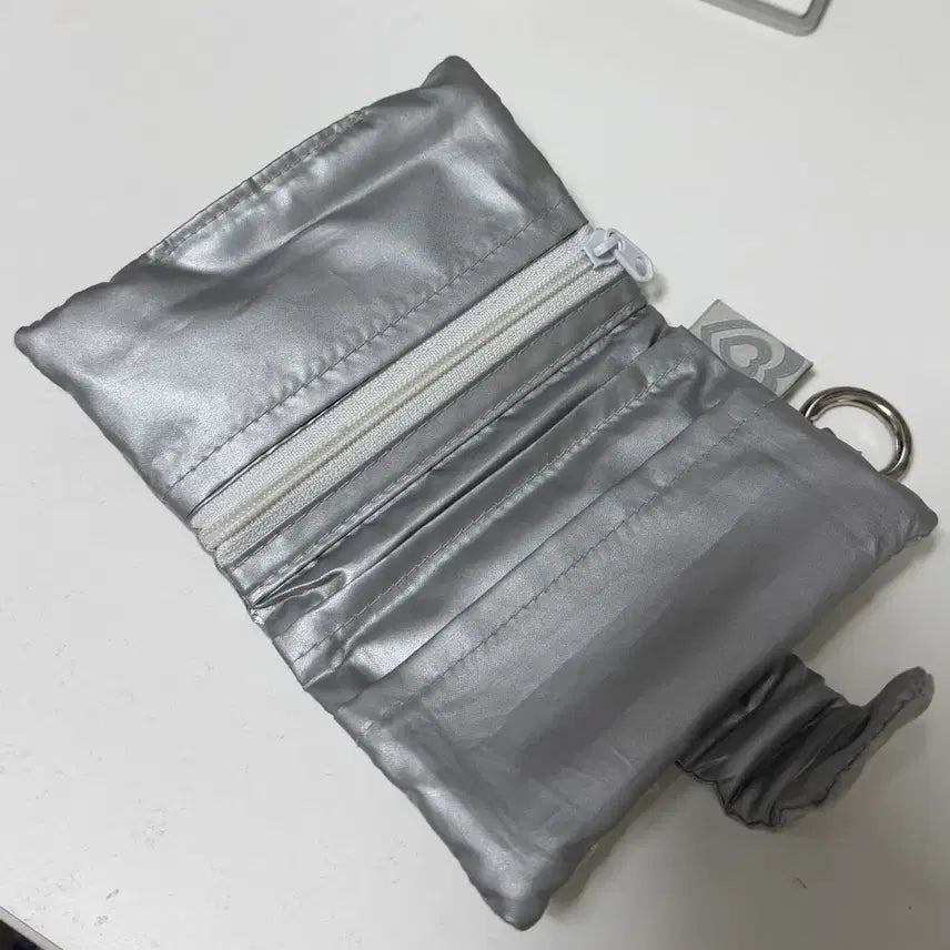 [BUNJANG] Myfavearchive Silver Star Pattern Padded Card Holder / 마이페이브아카이브 마페아 실버 별패턴 패딩 카드지갑