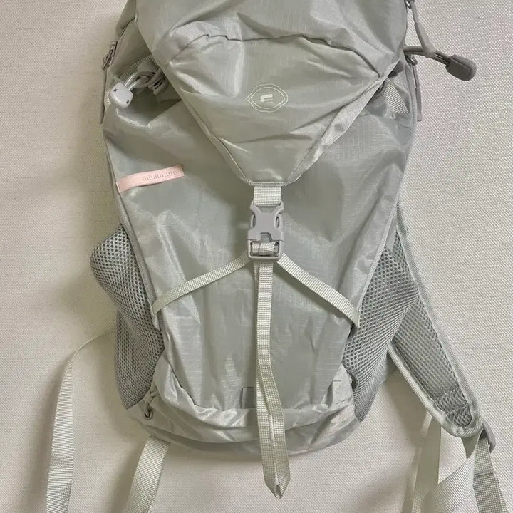 [BUNJANG] minitmute Sporty Basque Backpack 11L Grey / 미닛뮤트 스포티 바스크 백팩 11L 그레이 새상품