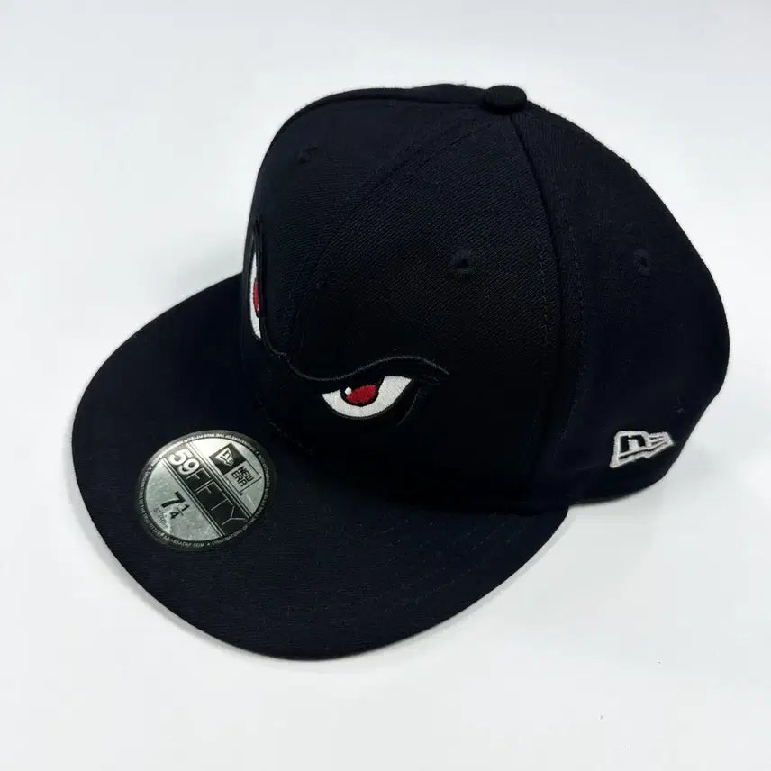 [BUNJANG] New Era 59FIFTY Character Sized Cap Black / (57.7) 뉴에라 59FIFTY 캐릭터 사이즈캡 블랙
