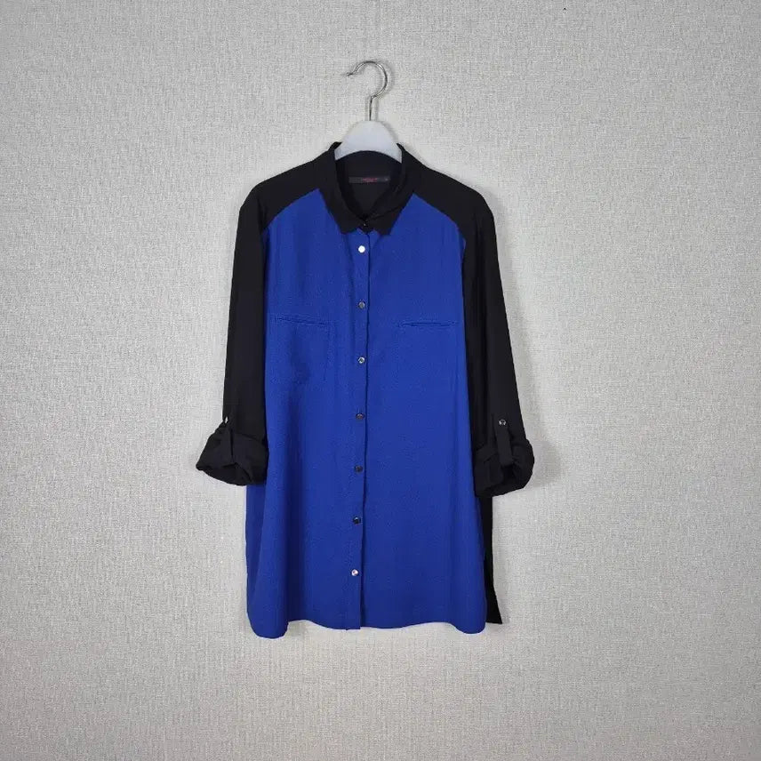 [BUNJANG] Chatelaine Blue/Black Color Block Shirt Blouse Size 100 / 