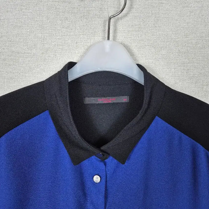[BUNJANG] Chatelaine Blue/Black Color Block Shirt Blouse Size 100 / 