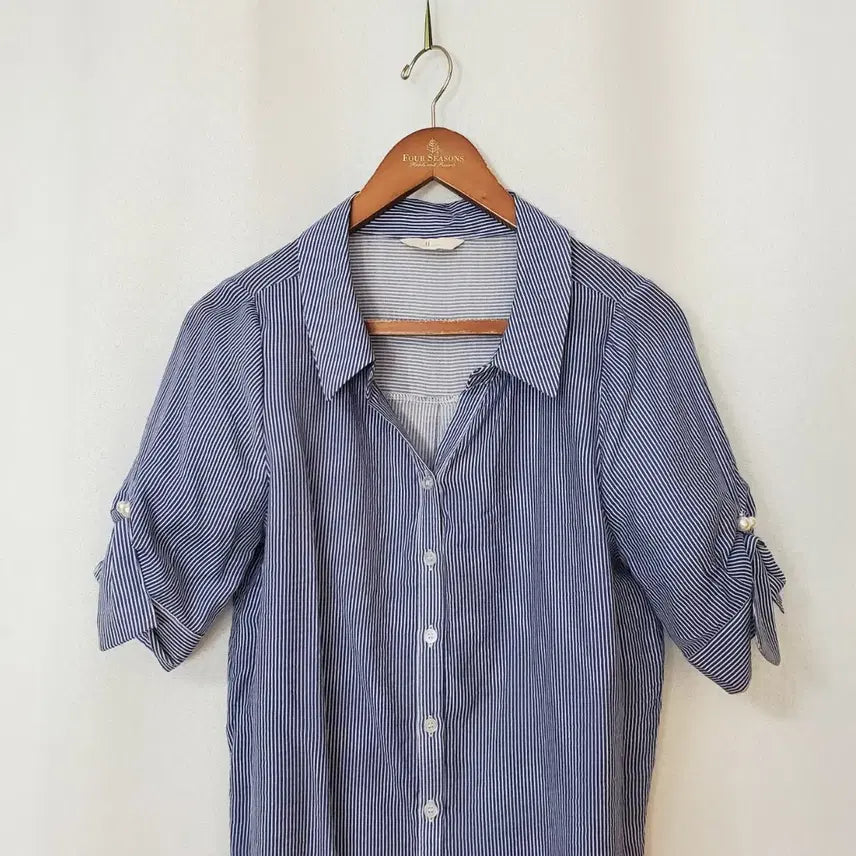 [BUNJANG] Jigott Blouse Pearl Embellished Shirring Sleeve / 지고트 블라우스 free