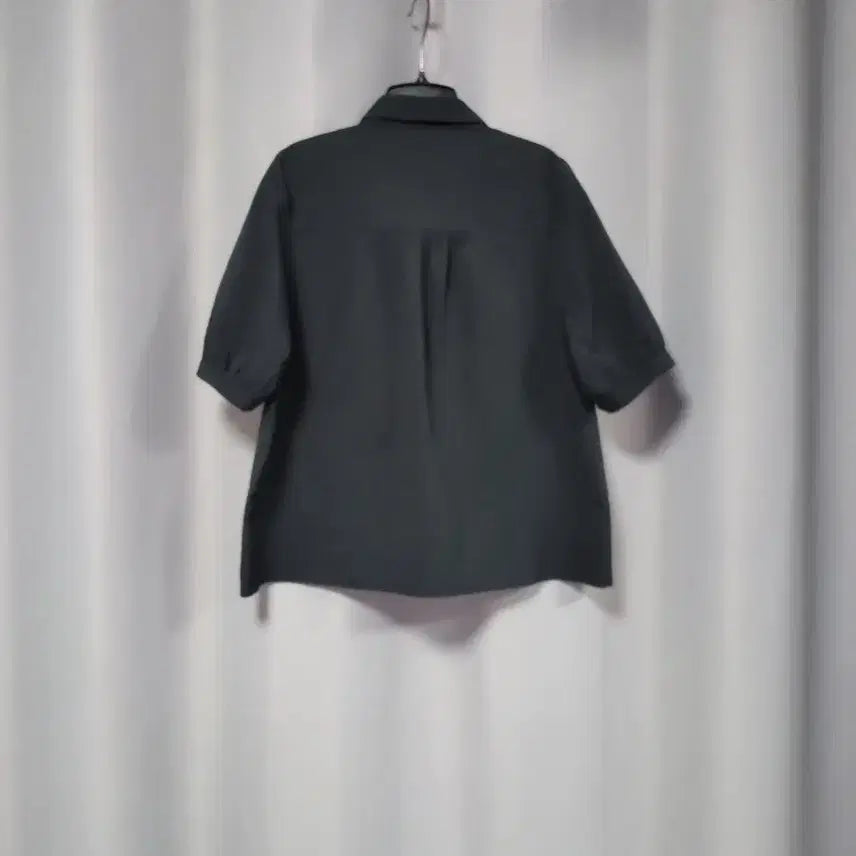 [SOLD OUT] 시어서커 뒷셔링 퍼프 셔츠