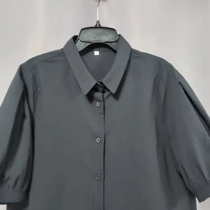 [SOLD OUT] 시어서커 뒷셔링 퍼프 셔츠