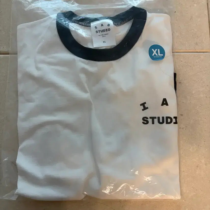 [BUNJANG] IAB Studio Short Sleeve T-Shirt White/Black / IAB 스튜디오 반팔 티셔츠 화이트/블랙