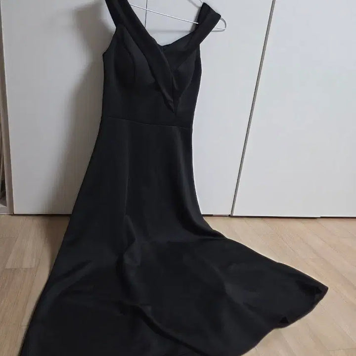 [BUNJANG] Sved Blanc Off-Shoulder Dress / 스웨드블랑 오프숄더 드레스 웨딩 촬영 만삭사진 추천