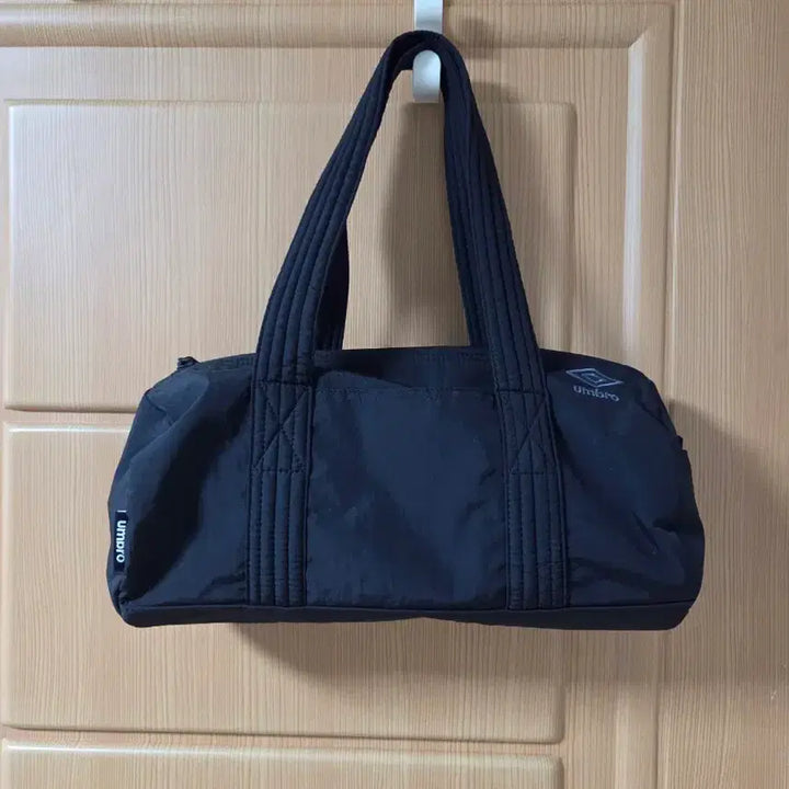 [BUNJANG] Umbro Rave Shoulder Bag Black / 엄브로 레이브 숄더백 블랙