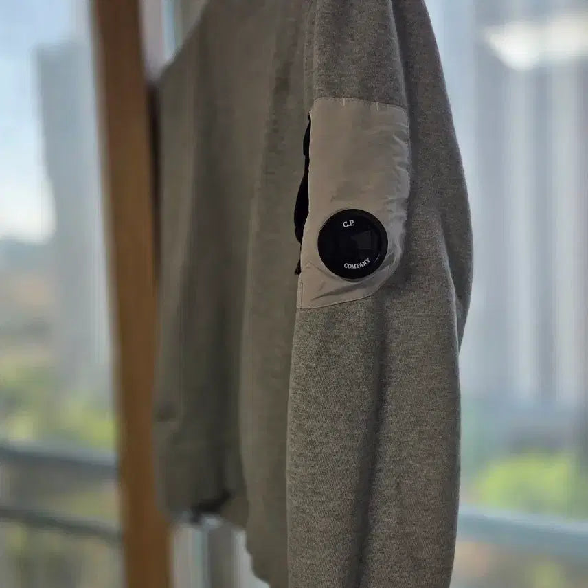 [BUNJANG] CP Company Grey Crewneck Sweatshirt / CP컴퍼니 그레이 맨투맨 티셔츠 (정품)