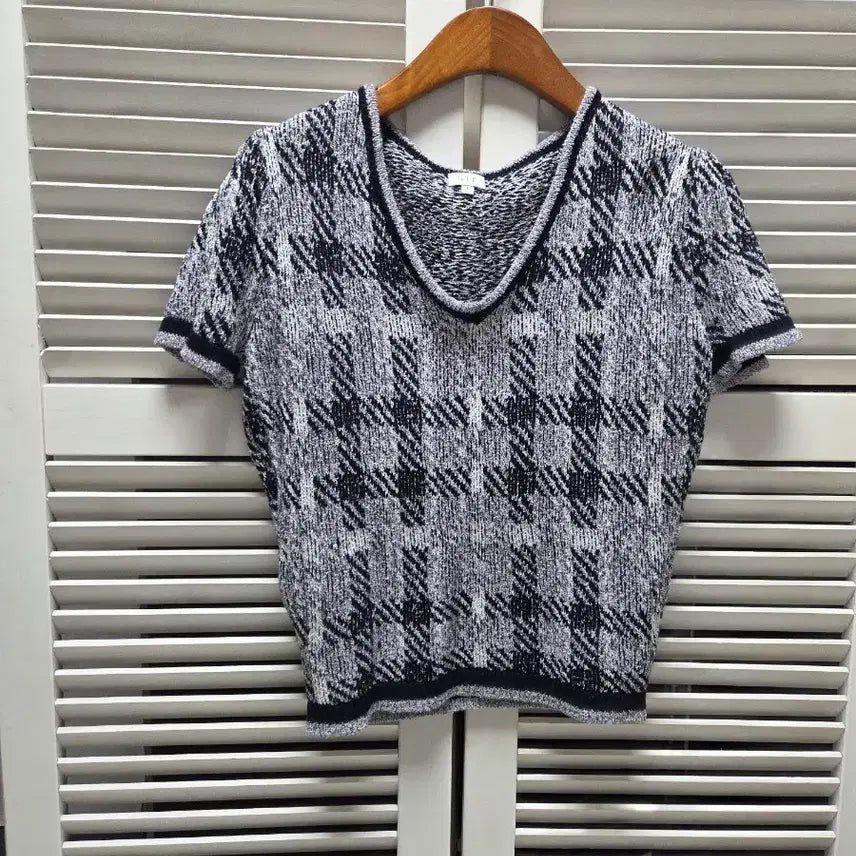 [BUNJANG] SIE V-Neck Knit Sweater / SIE 시에  브이넥니트
