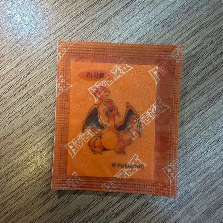 [BUNJANG] 30th Anniversary Limited Edition Charizard Sticker / 30주년 한정판 1세대 이상해꽃 리자몽팔아요