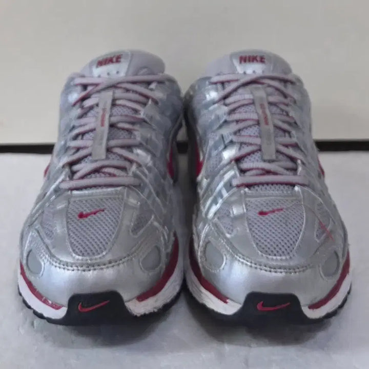 [BUNJANG] Nike P-6000 Metallic Silver Gym Red Running Shoes / [260] 나이키 P-6000 메탈릭실버짐레드ㅡ최저가