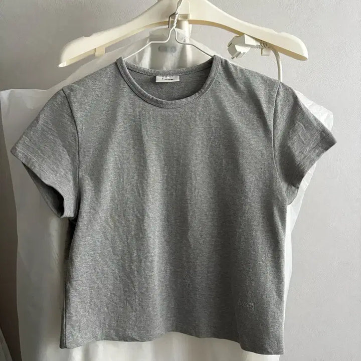 [BUNJANG] Hague Half-Sleeve T-Shirt / 헤이그 반팔