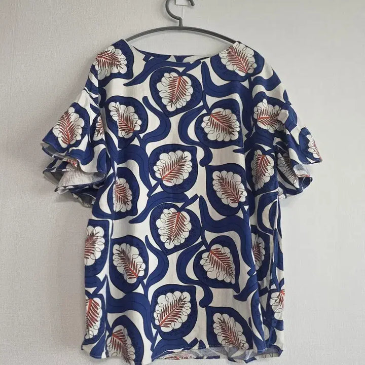 [BUNJANG] Flower Pattern Ruffle Short Sleeve Blouse / 플라워 패턴 러플 반팔 블라우스