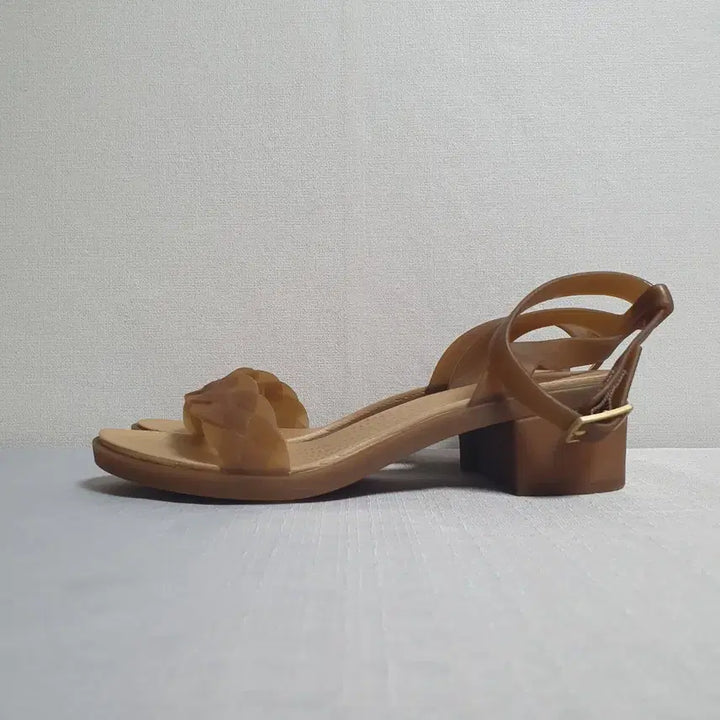 [BUNJANG] Crocs Isabella Block Heel Sandals Bronze W6 / 230mm 크록스 이자벨라 블록힐 샌들 브론즈 W6