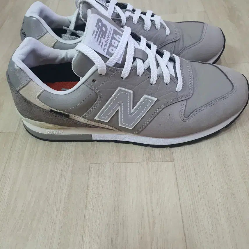 [BUNJANG] New Balance 996 Gore-Tex Sneakers / 뉴발란스 996 그레이 고어텍스 운동화