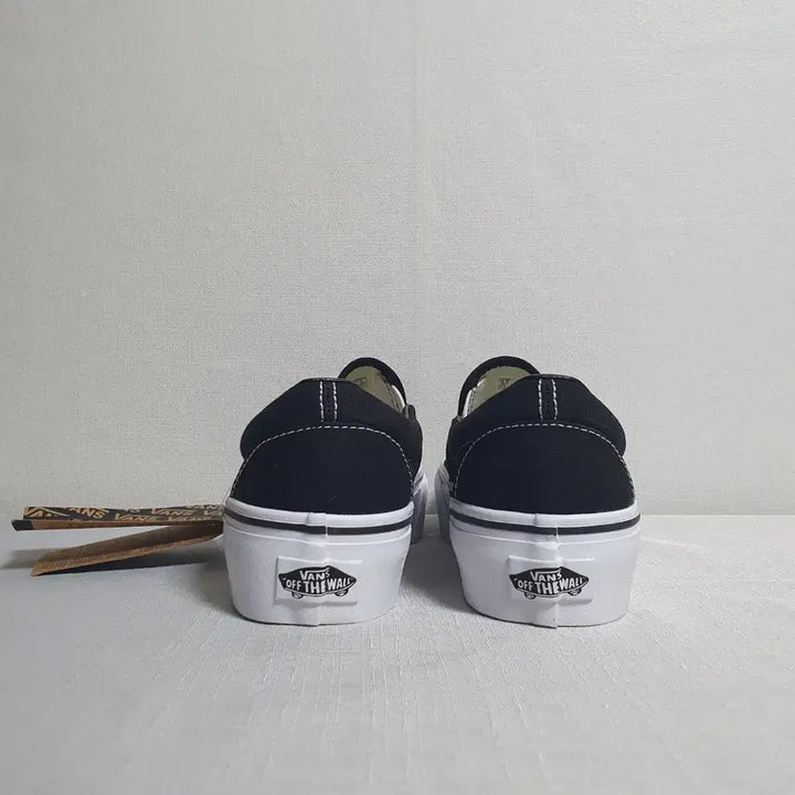 [BUNJANG] Vans Classic Slip-On Platform Black Shoes / 반스 클래식 슬립온 플랫폼 블랙 235mm