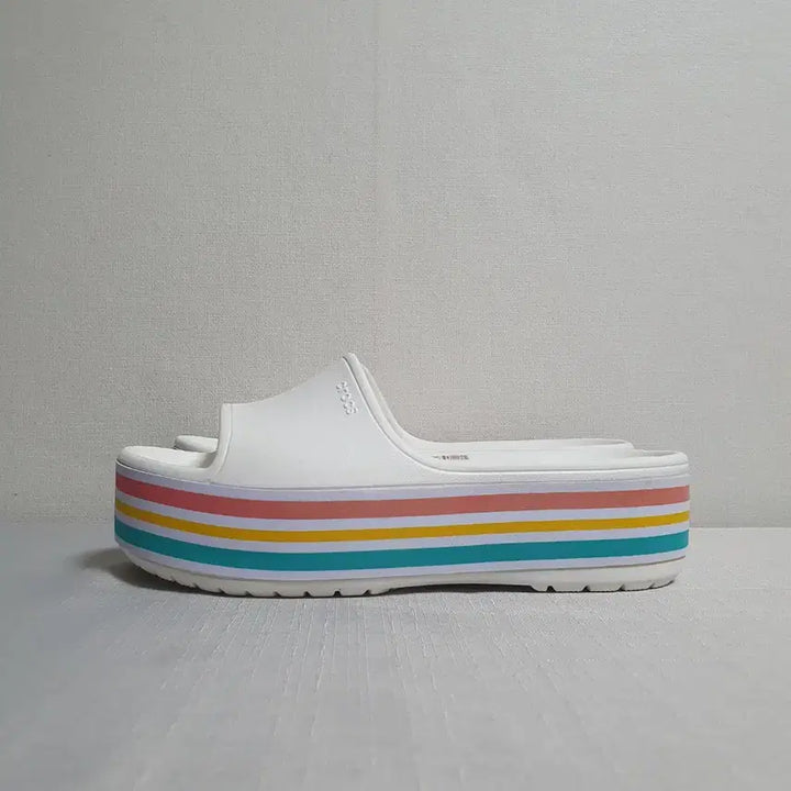 [BUNJANG] Crocs Crocband Platform Bold Slides - White / 230mm 크록스 크록밴드 플랫폼 볼드 컬러 슬라이드 화이트