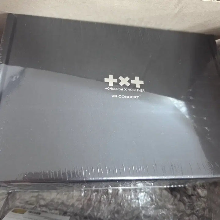 [BUNJANG] TXT (TOMORROW X TOGETHER) VR Concert Box Full Package / 미개봉)투바투 TXT VR콘서트박스 풀박스 패키지